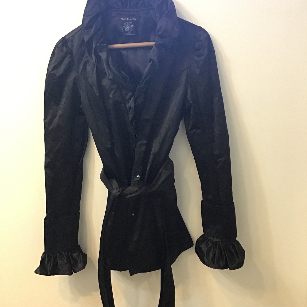 BLACK JACKET RUFFLE NECK VERY FUN
